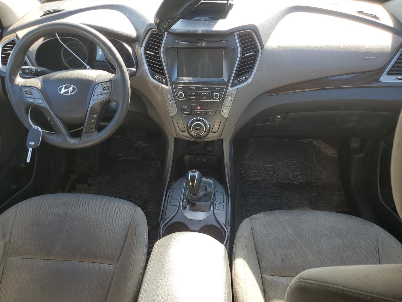 2017 Hyundai Santa Fe - Image 8