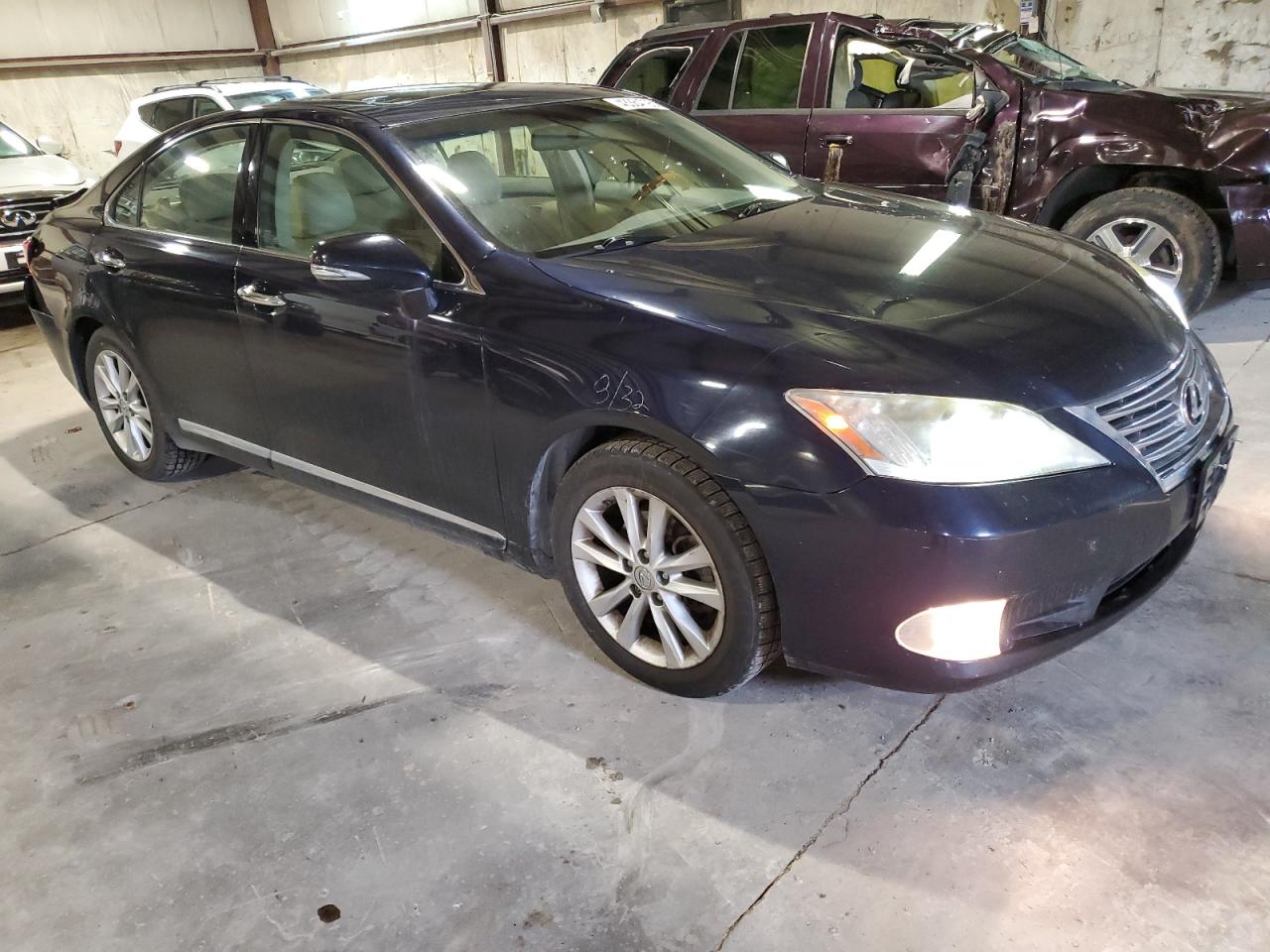 2010 Lexus ES - Image 4