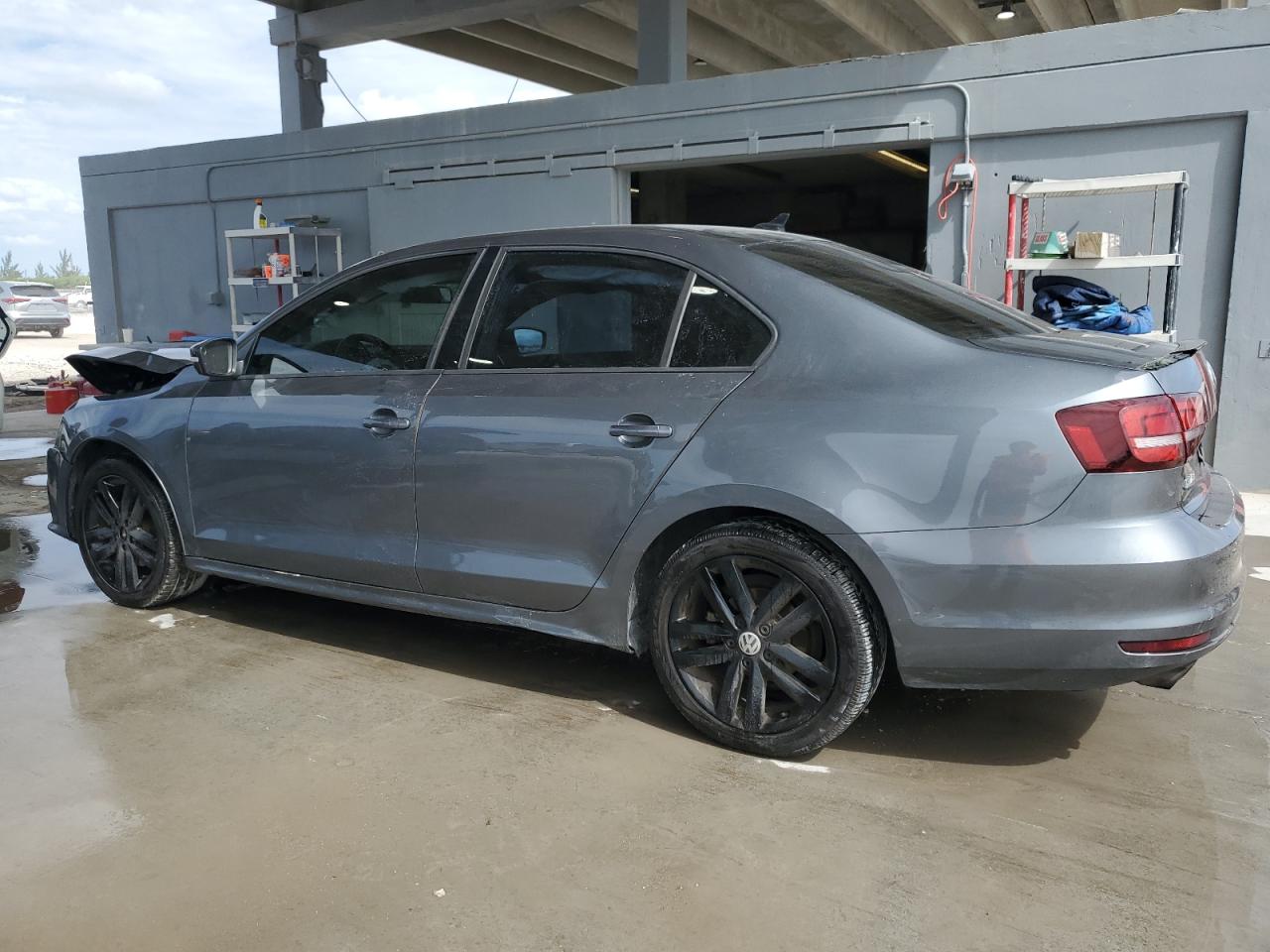 2018 Volkswagen Jetta - Image 2