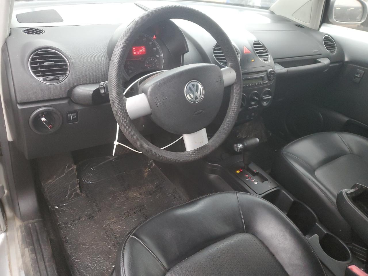 2007 Volkswagen Beetle - Image 8