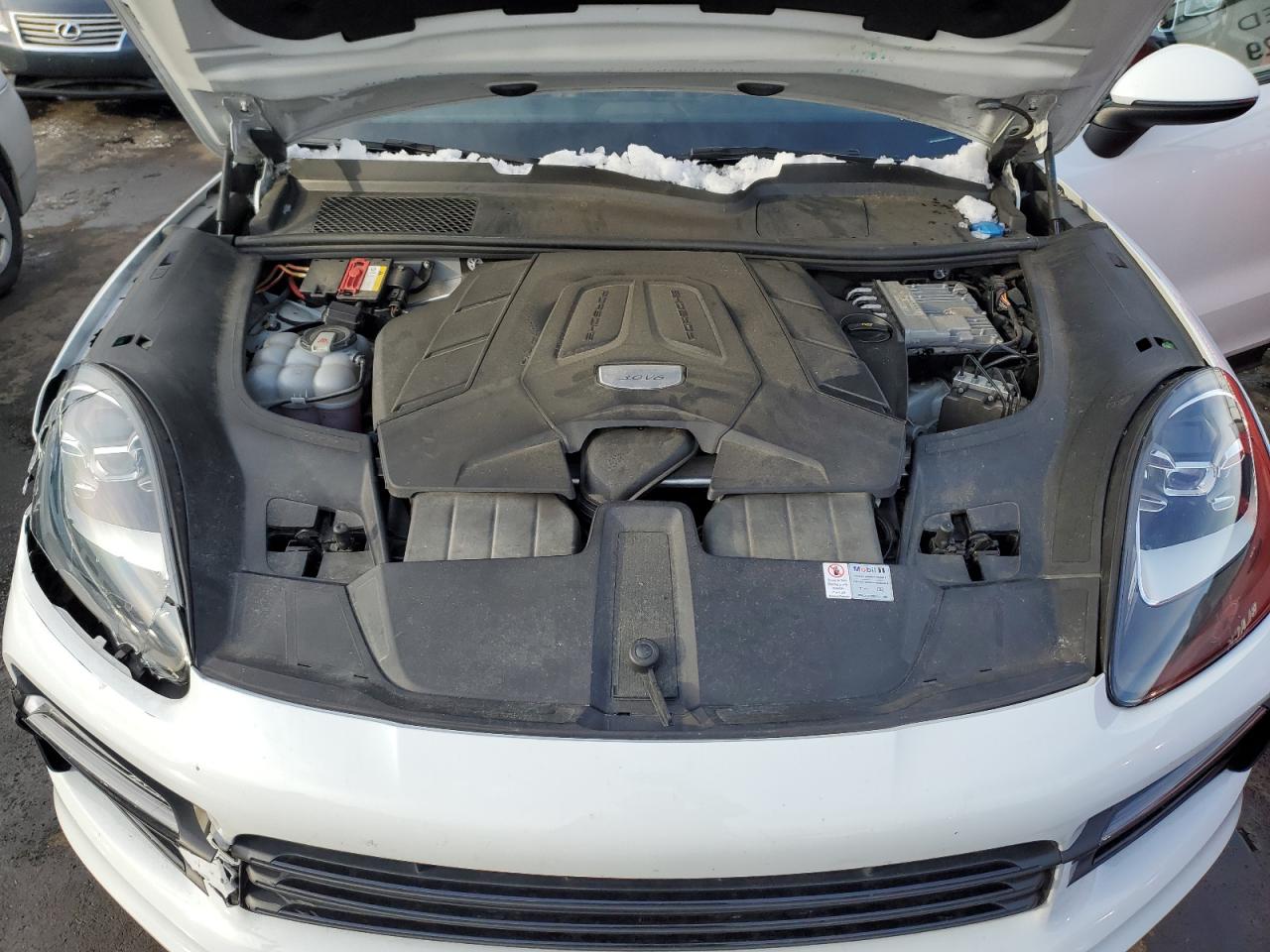 2019 Porsche Cayenne - Image 12