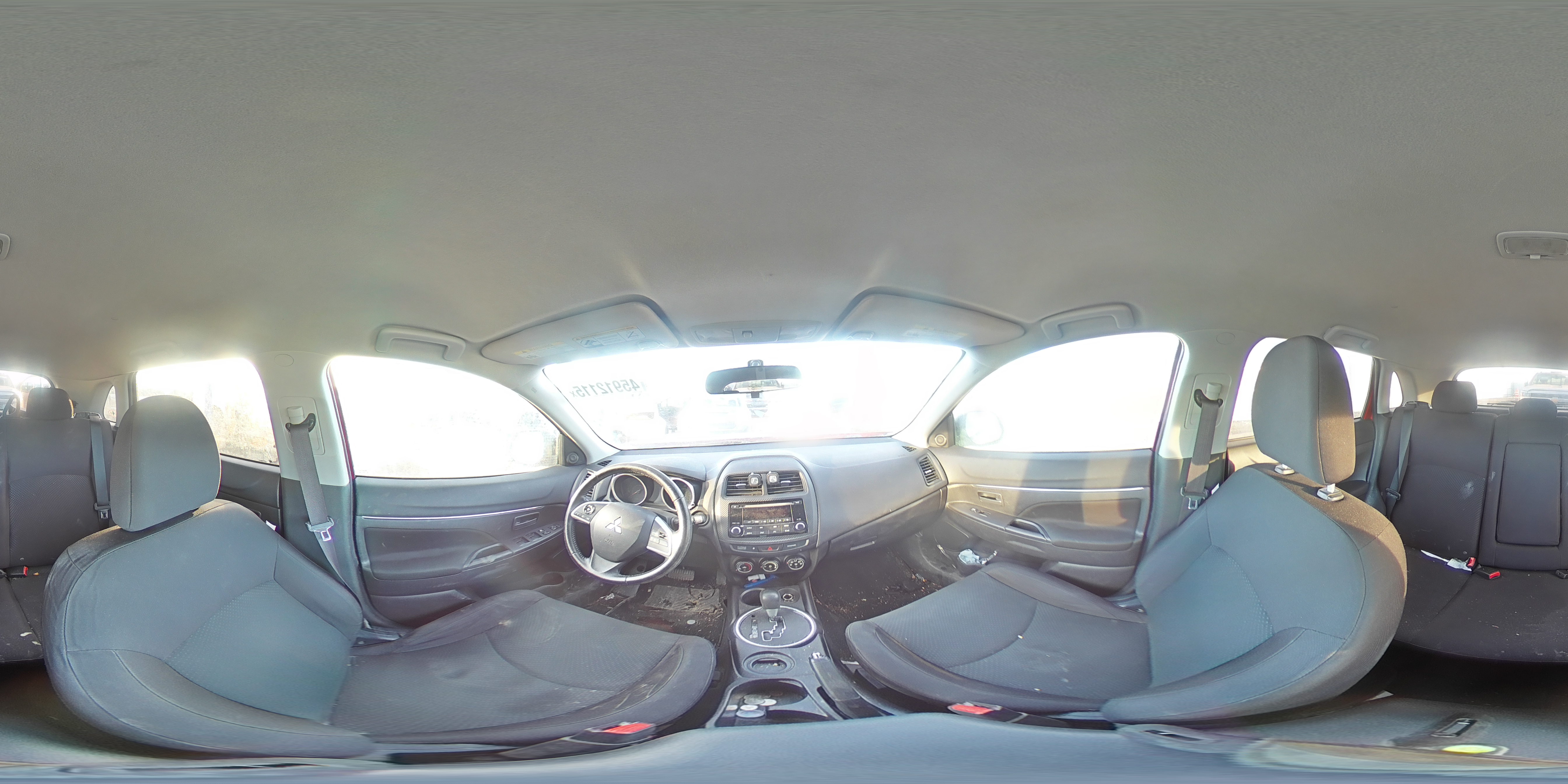 2015 Mitsubishi Outlander - Image 12