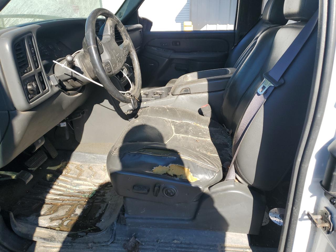 2004 Chevrolet Silverado - Image 7