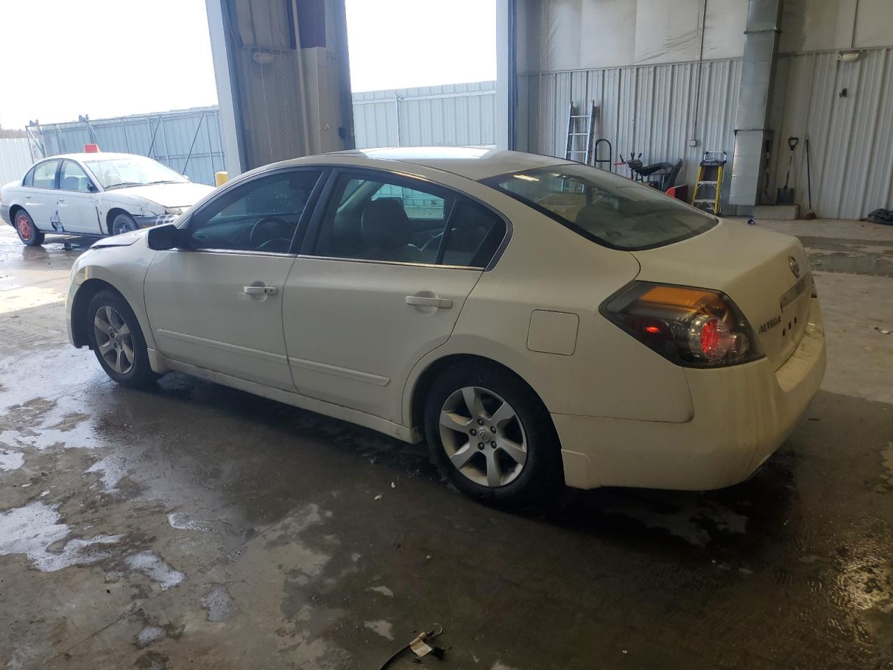 2009 Nissan Altima - Image 2
