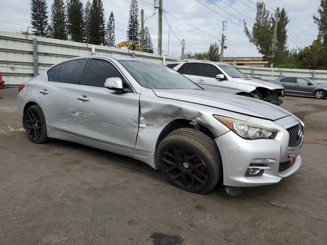 2017 Infiniti Q50 - Image 4