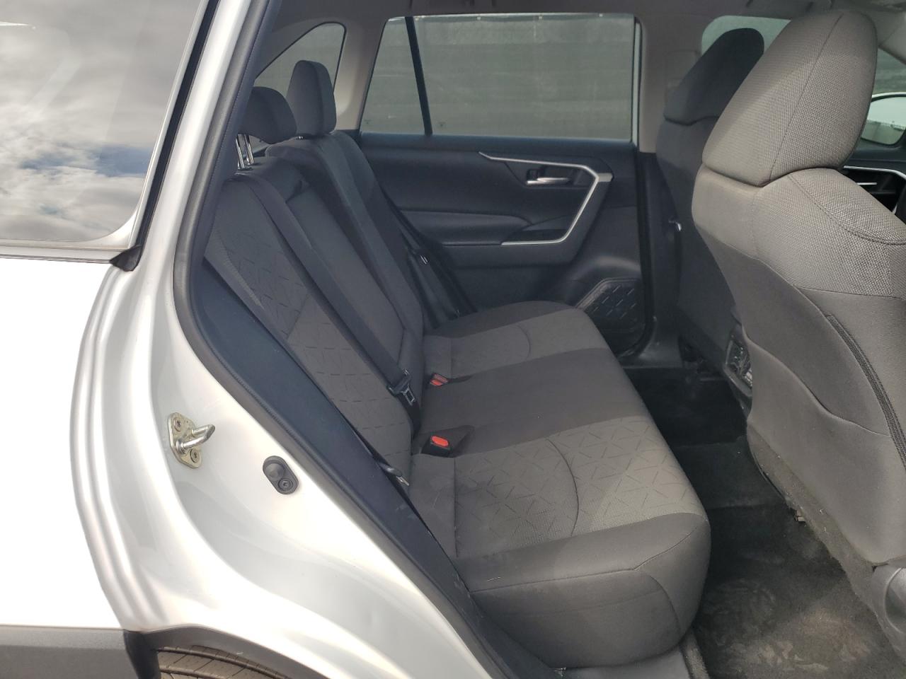 2020 Toyota RAV 4 - Image 11