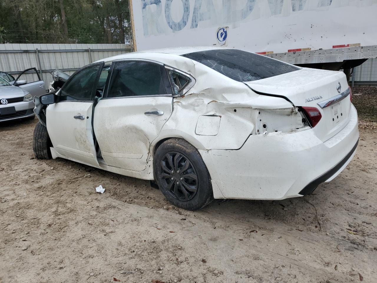 2018 Nissan Altima - Image 2