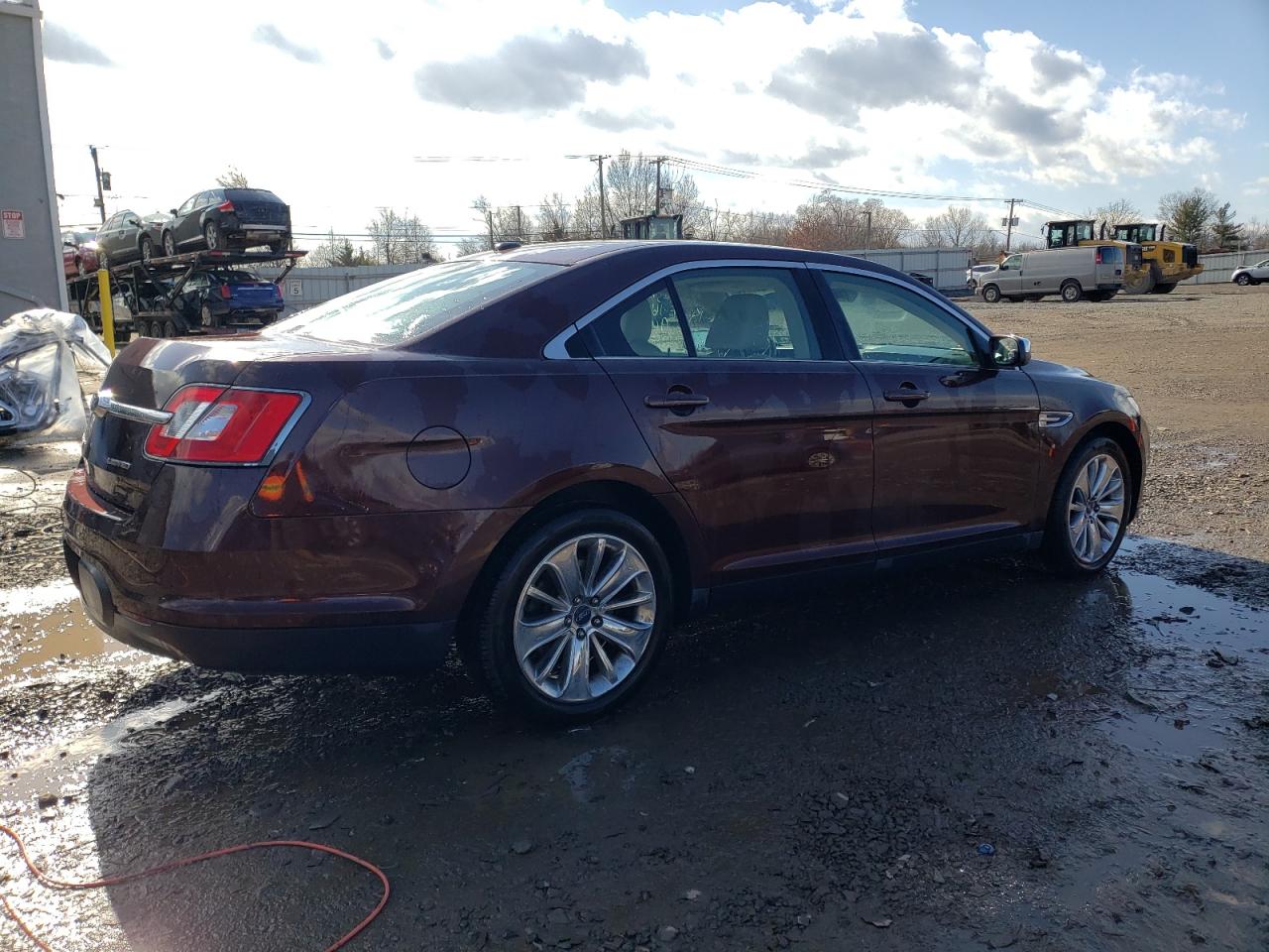 2012 Ford Taurus - Image 3