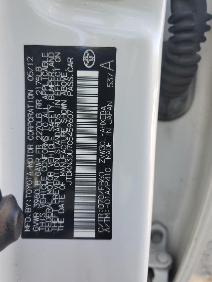2012 Toyota Prius - Image 12