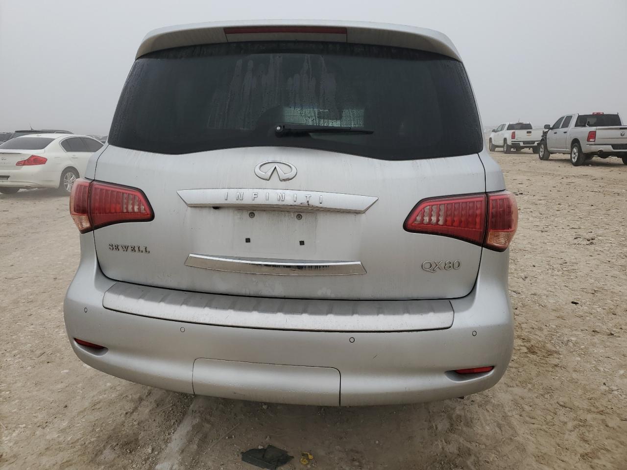 2017 Infiniti QX80 - Image 6