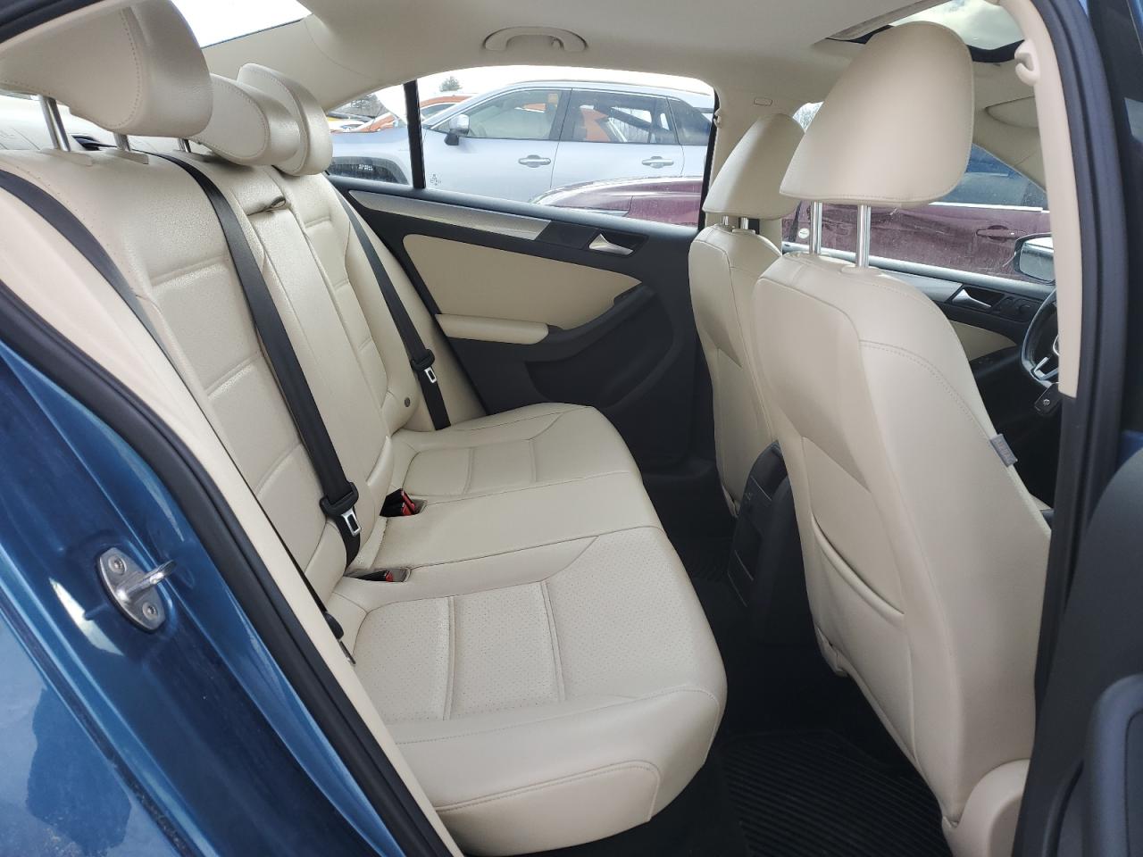 2017 Volkswagen Jetta - Image 11