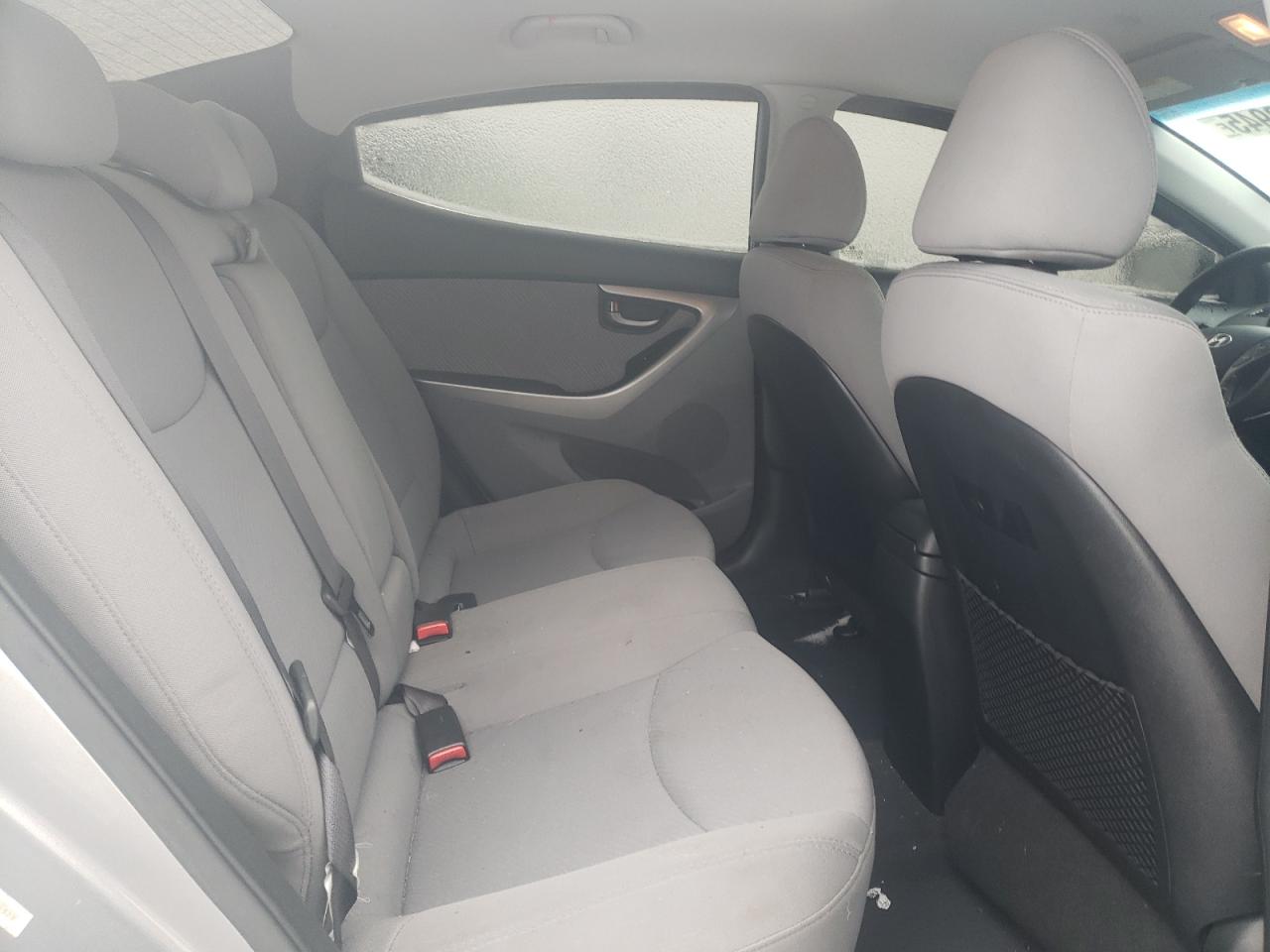 2013 Hyundai Elantra - Image 11
