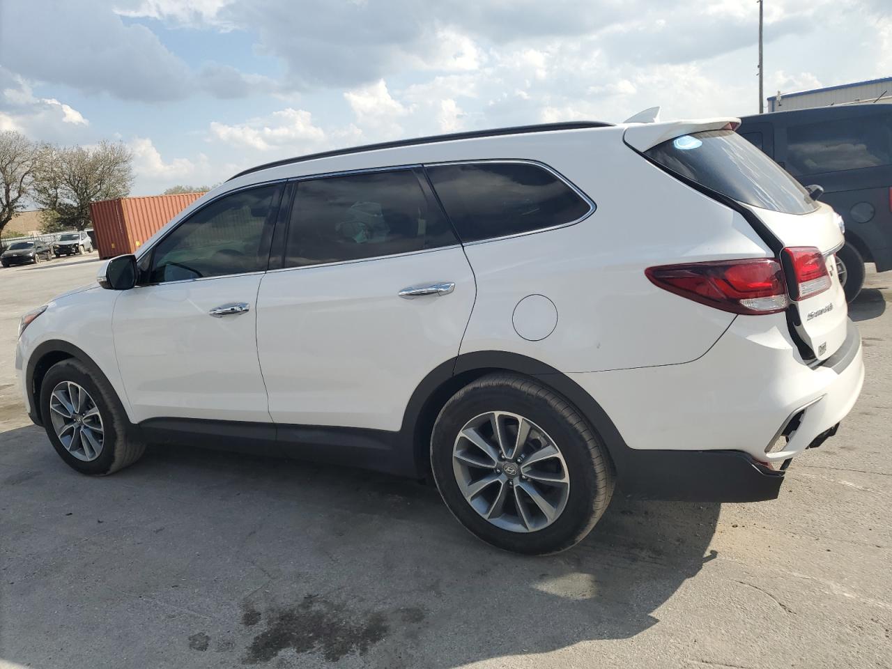 2017 Hyundai Santa Fe - Image 2