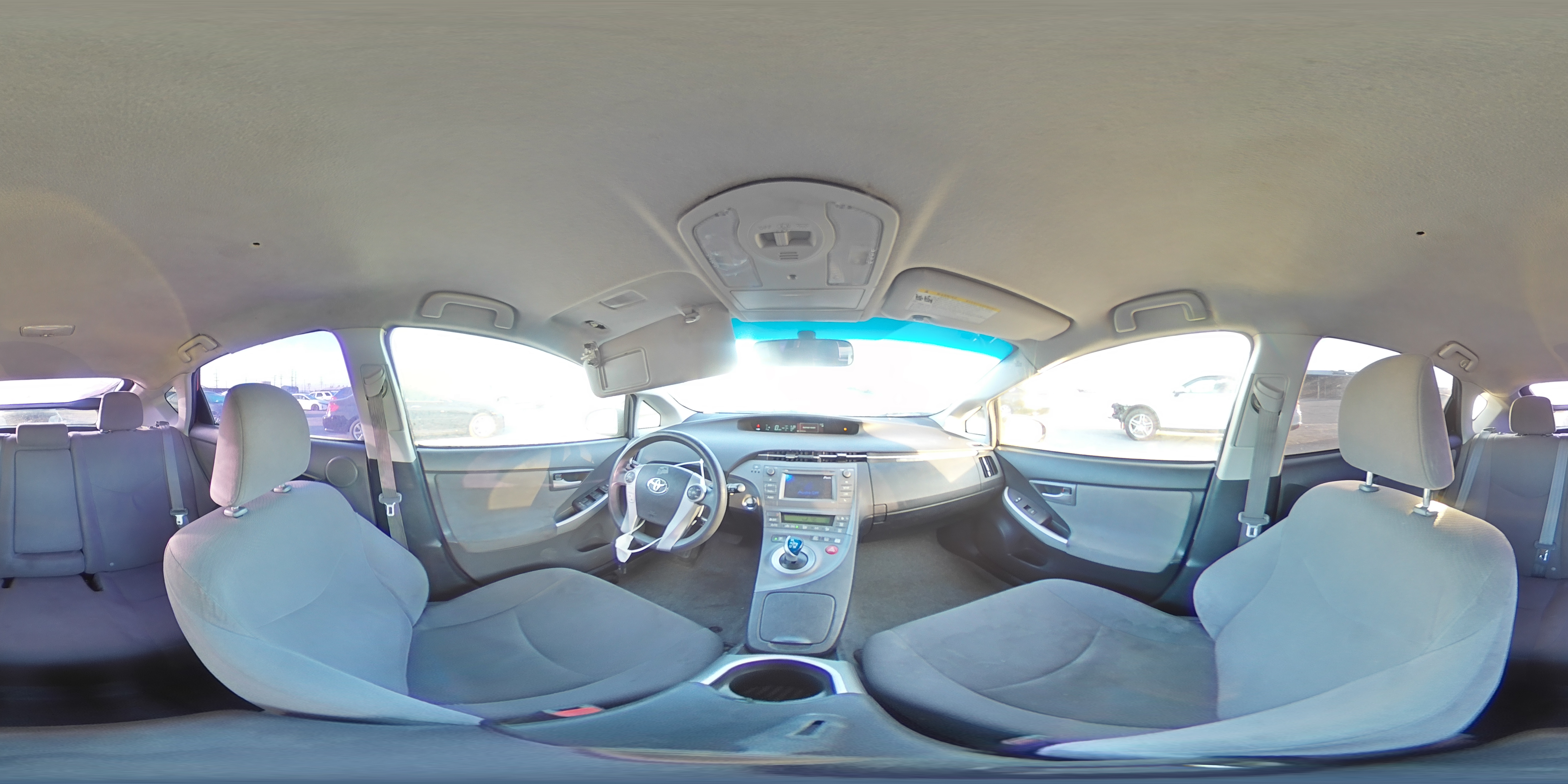 2015 Toyota Prius - Image 13