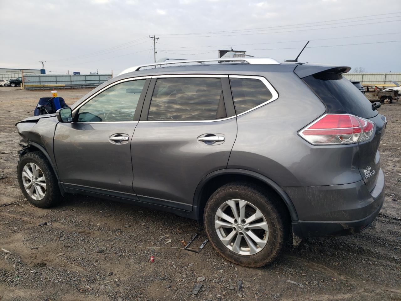 2015 Nissan Rogue - Image 2