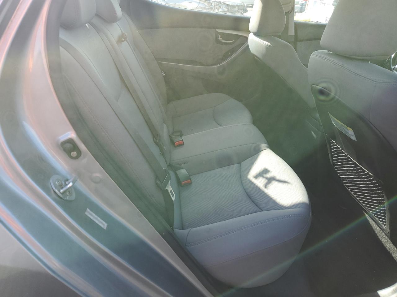 2013 Hyundai Elantra - Image 10