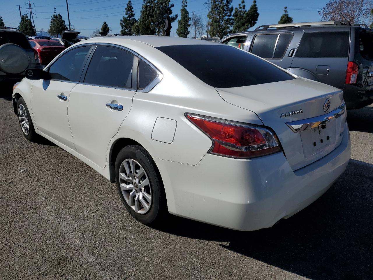 2014 Nissan Altima - Image 2