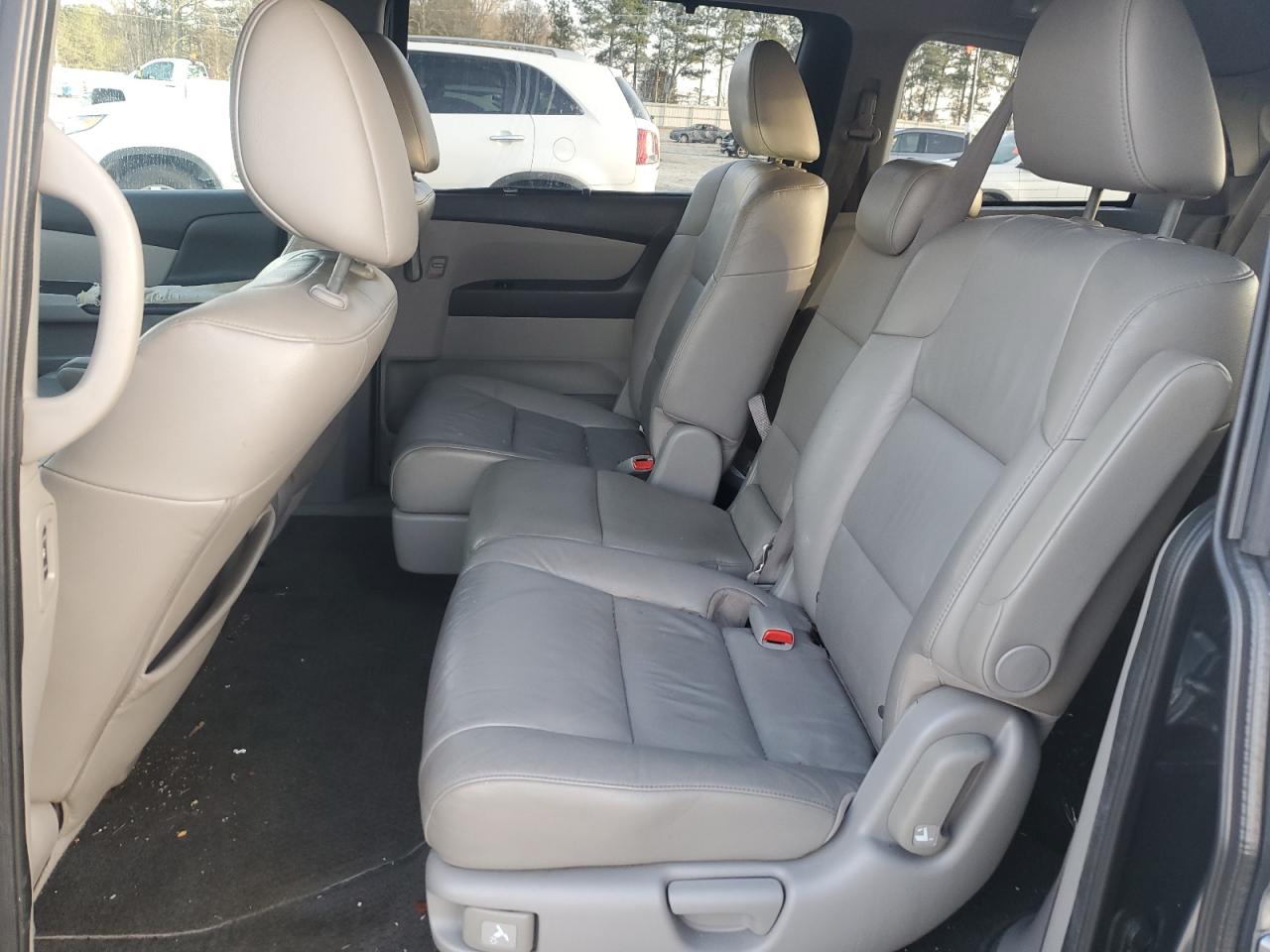 2011 Honda Odyssey - Image 11