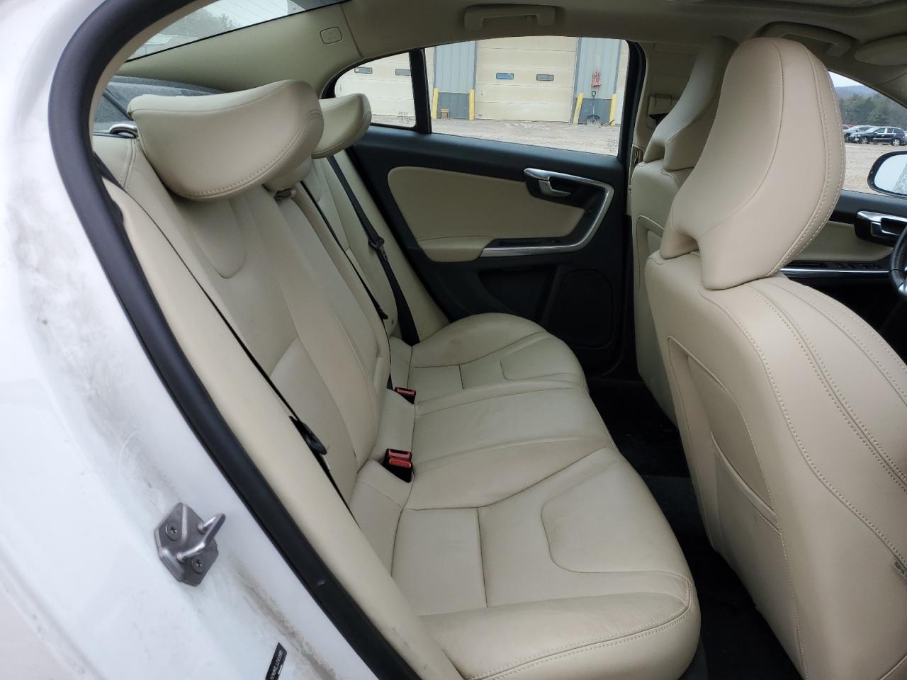 2018 Volvo S60 - Image 10