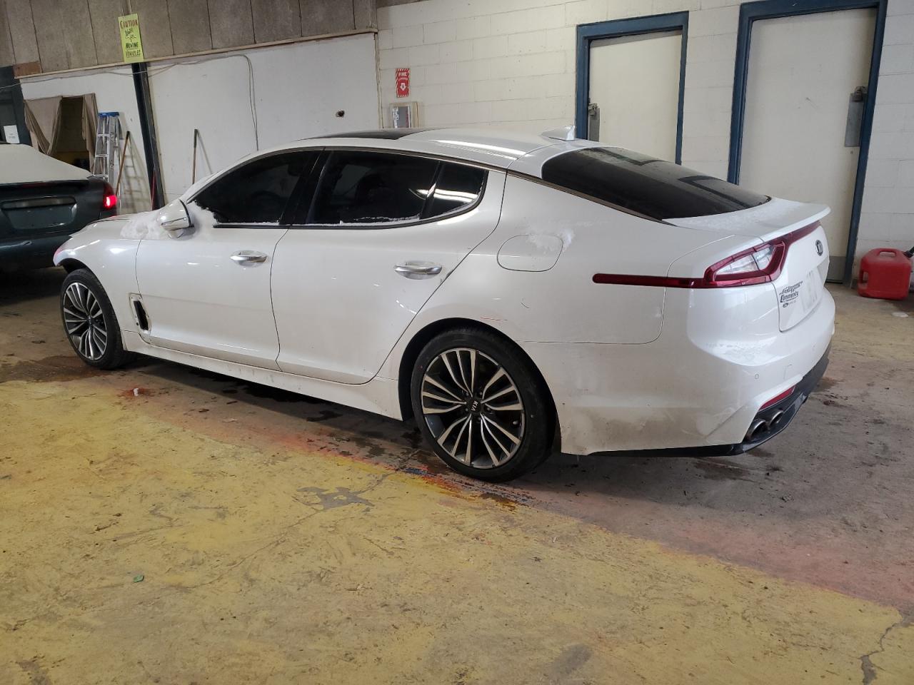 2018 Kia Stinger - Image 2