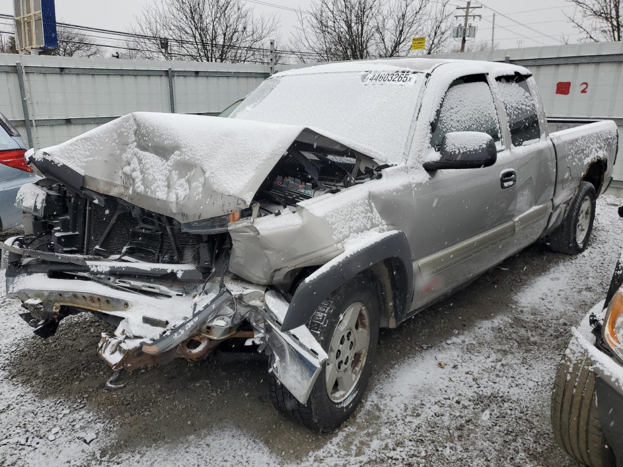 2005 Chevrolet Silverado - Image 1
