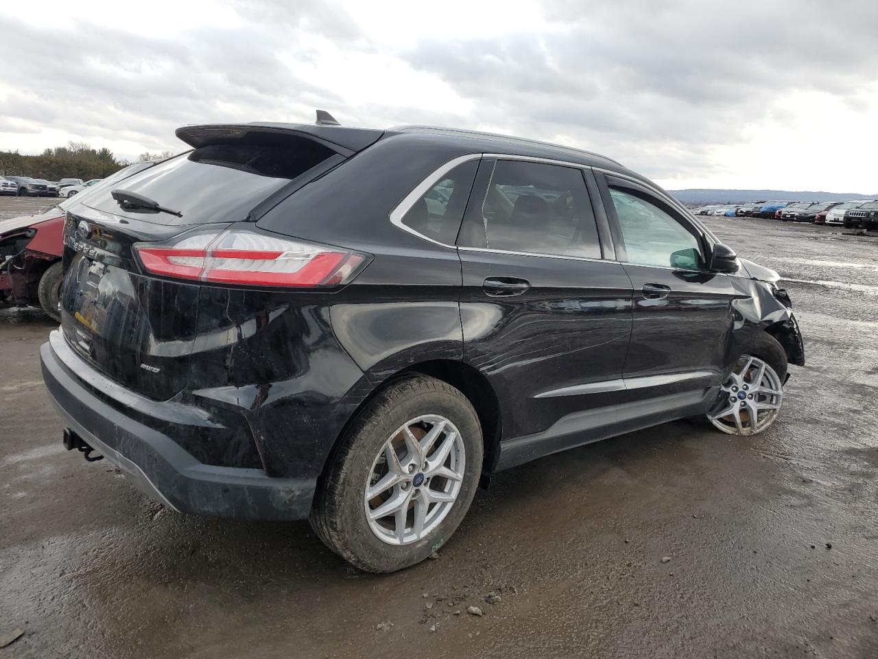 2022 Ford Edge - Image 3