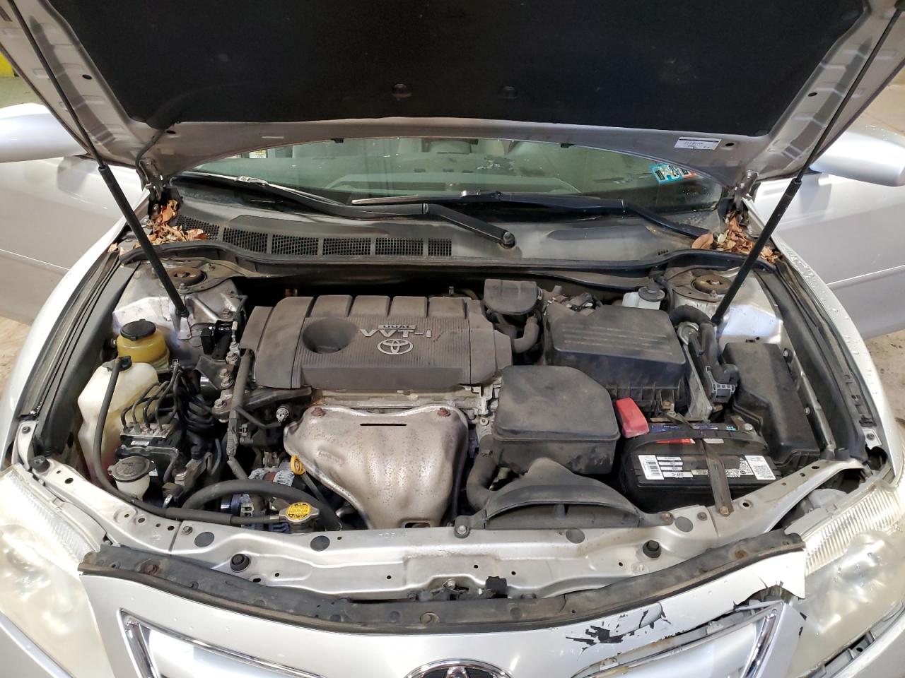 2010 Toyota Camry - Image 11