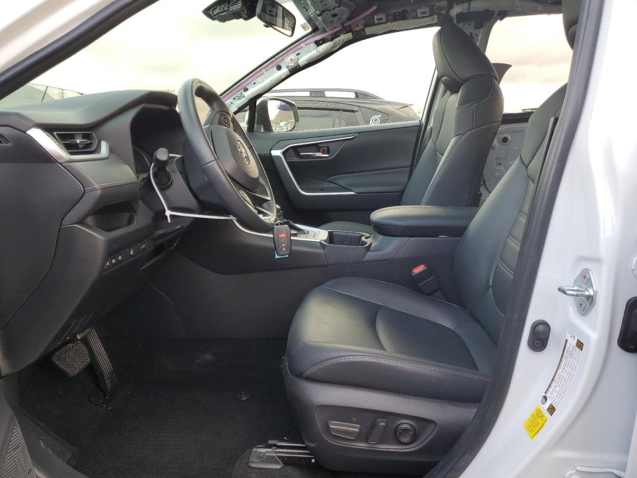 2023 Toyota RAV 4 - Image 7