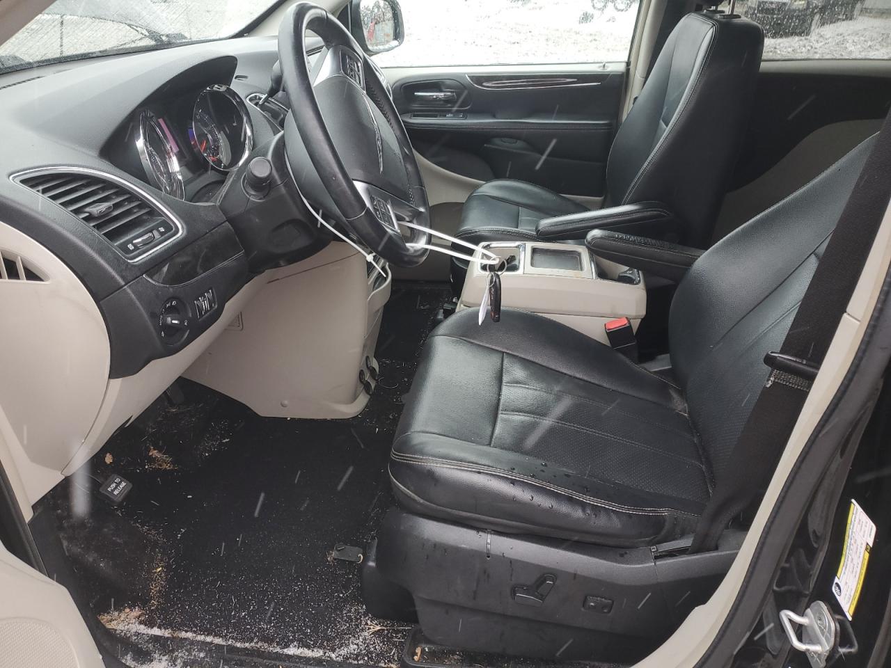 2012 Chrysler Town & Country - Image 7