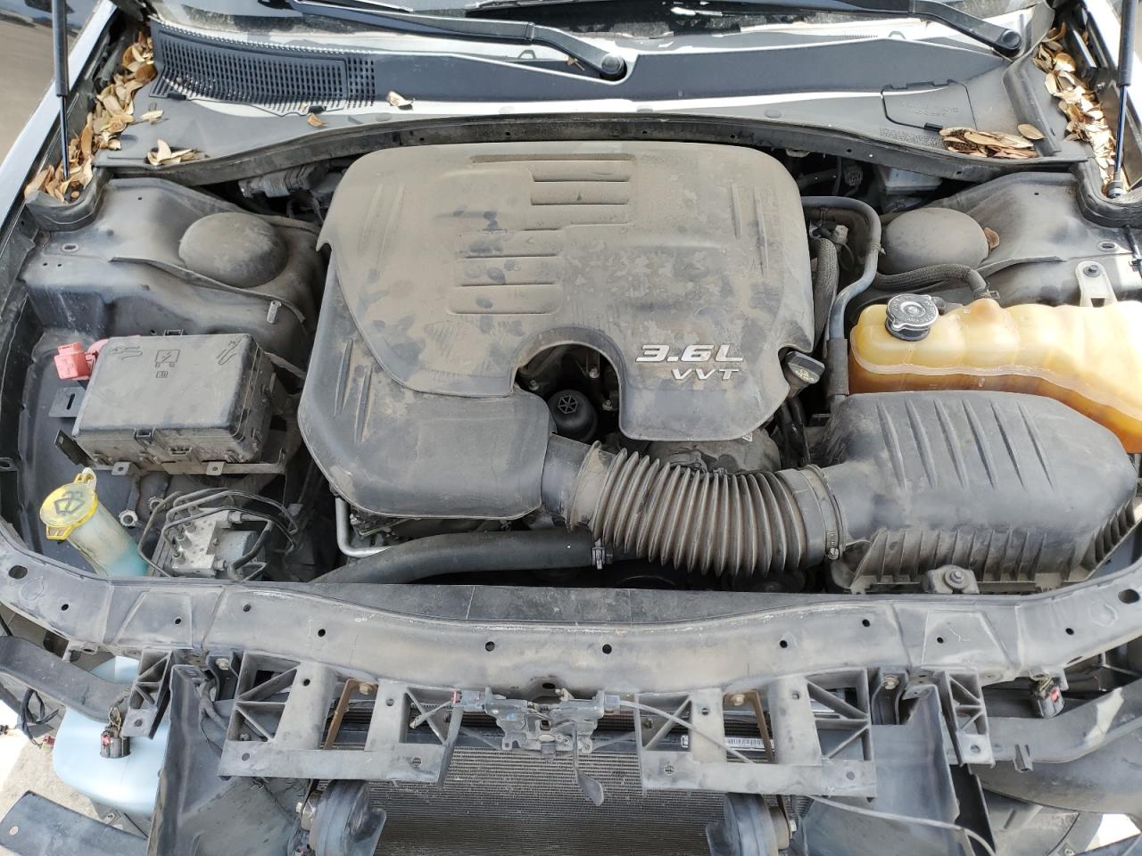 2017 Chrysler 300 - Image 12