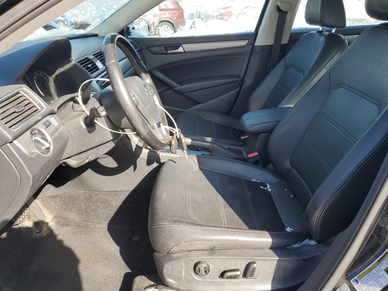 2015 Volkswagen Passat - Image 7