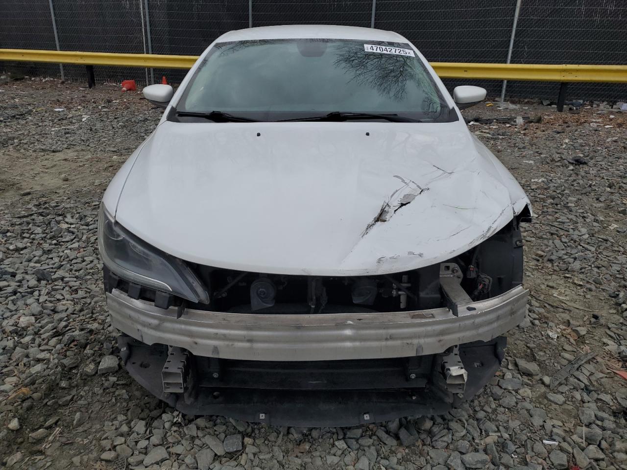 2015 Chrysler 200 - Image 5