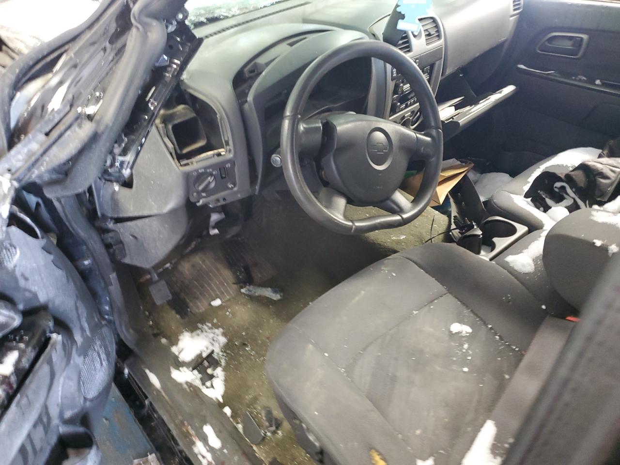 2004 Chevrolet Colorado - Image 8
