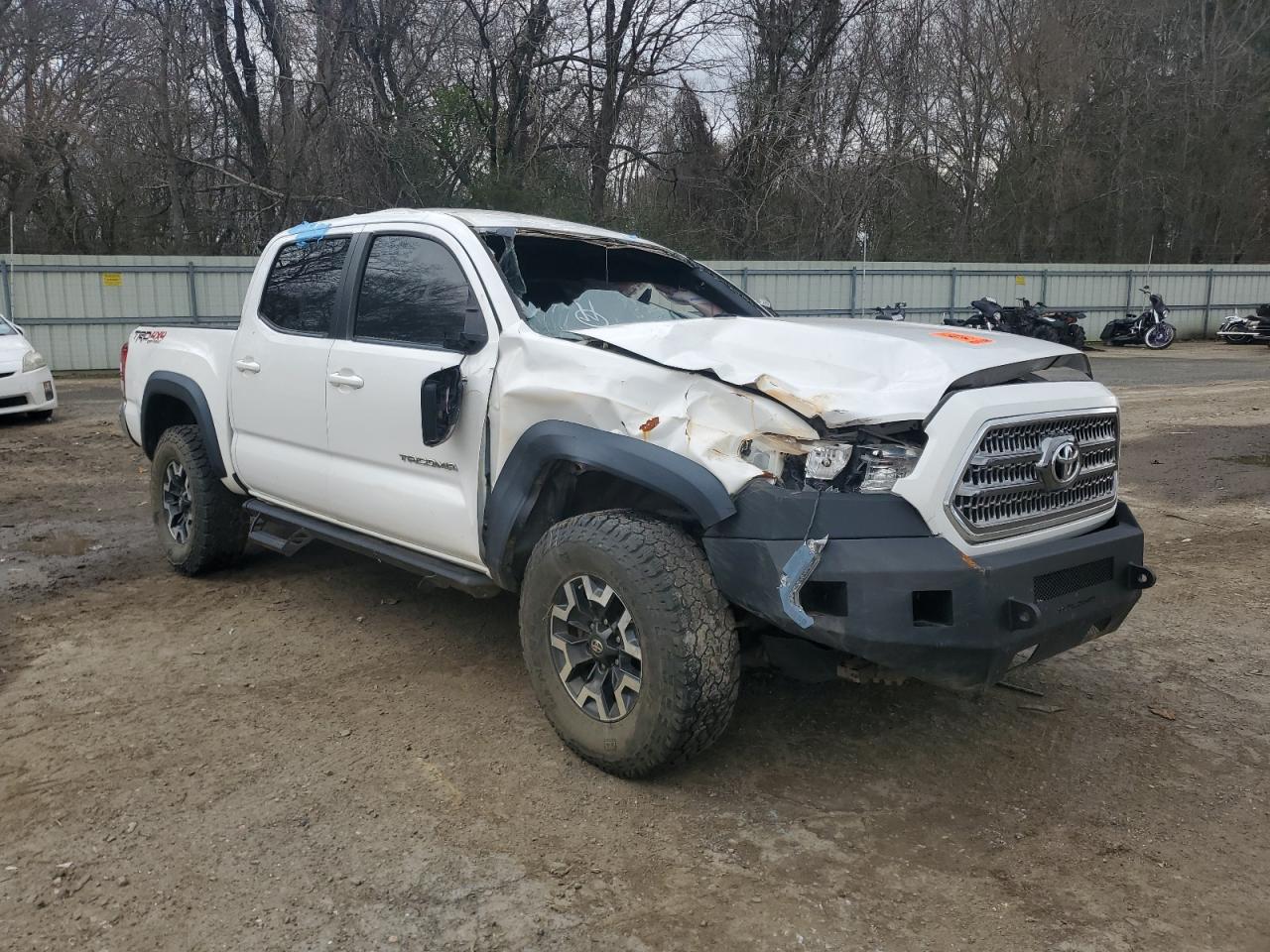 2017 Toyota Tacoma - Image 4