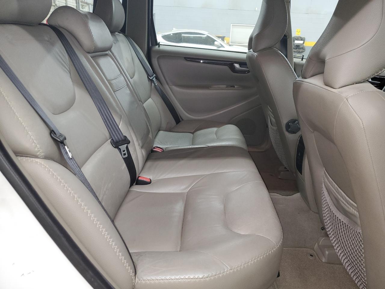 2005 Volvo XC70 - Image 12