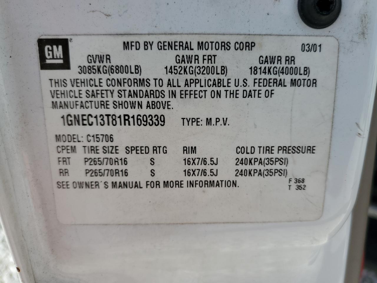2001 Chevrolet Tahoe - Image 13