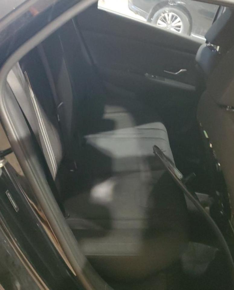 2021 Hyundai Elantra - Image 10