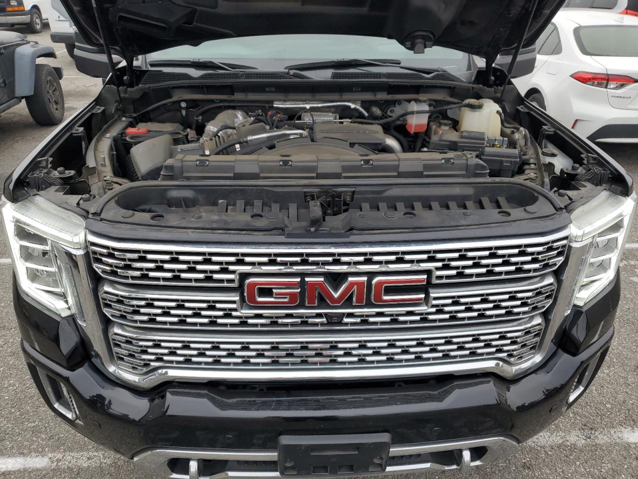 2022 GMC Sierra - Image 11
