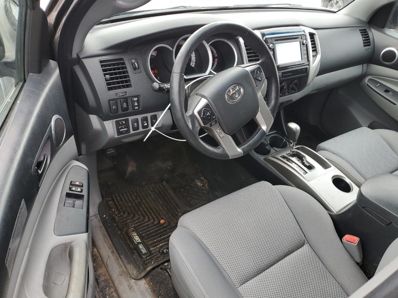 2015 Toyota Tacoma - Image 8