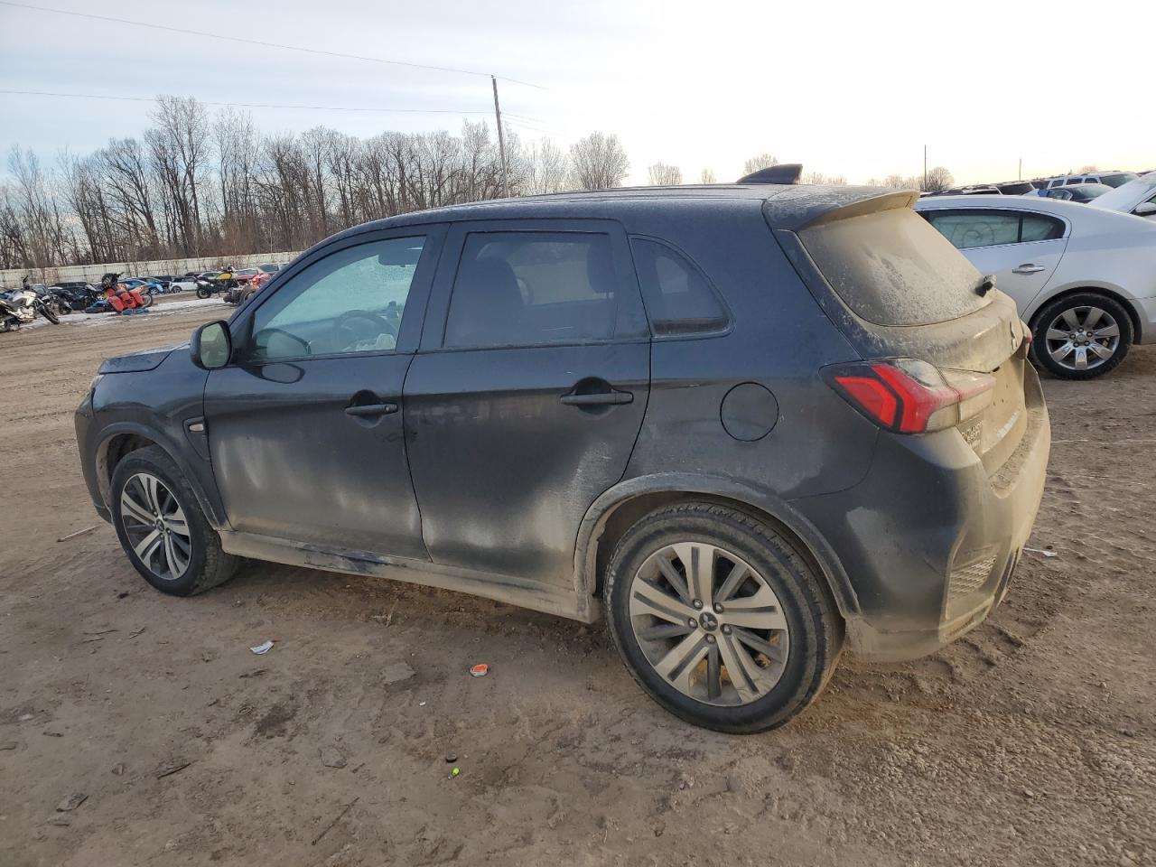 2020 Mitsubishi Outlander - Image 2