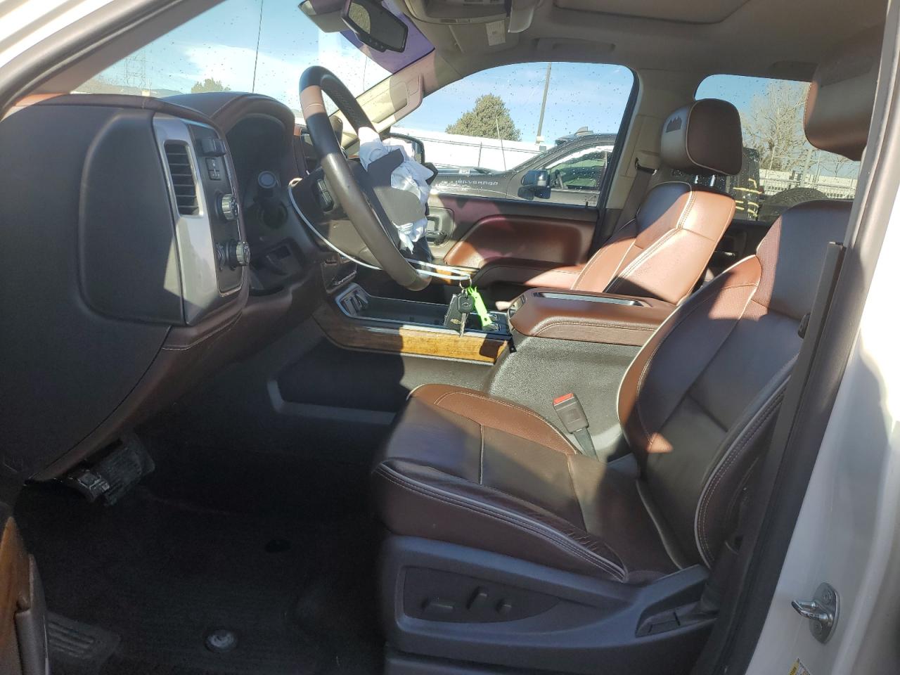 2015 Chevrolet Silverado - Image 7