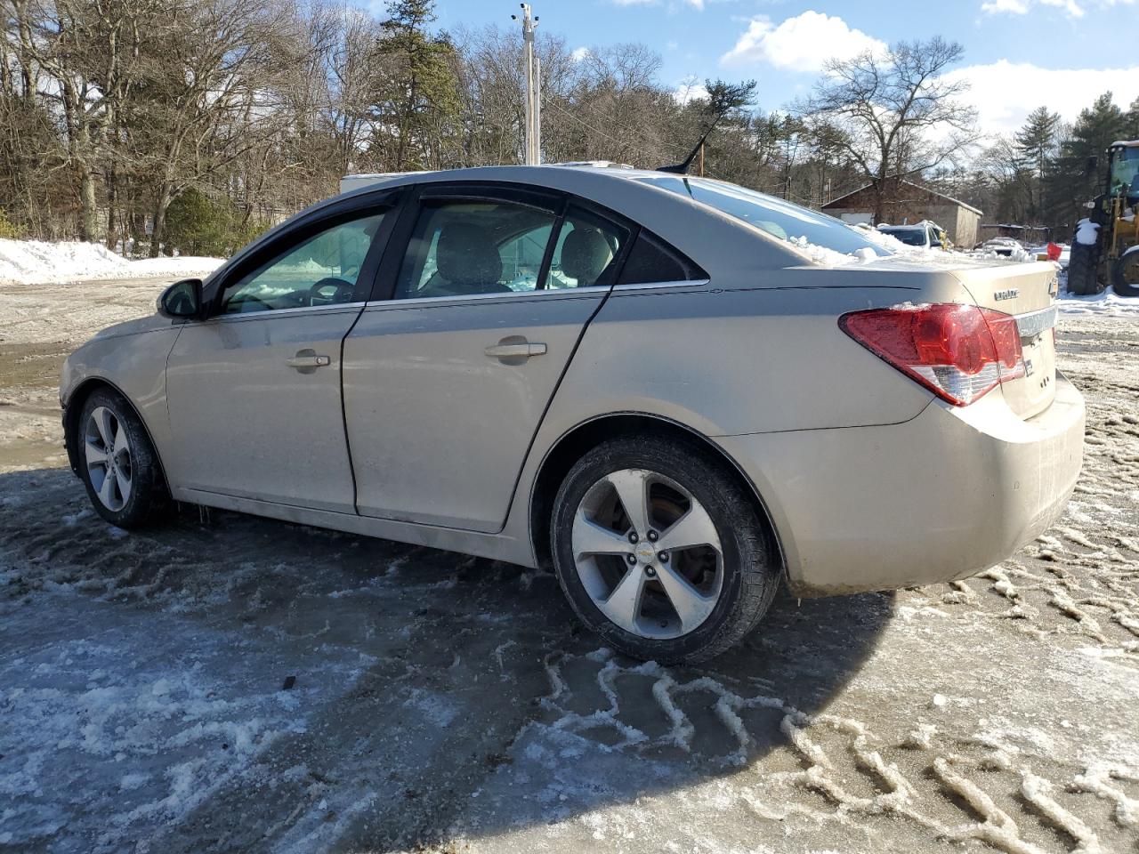 2011 Chevrolet Cruze - Image 2