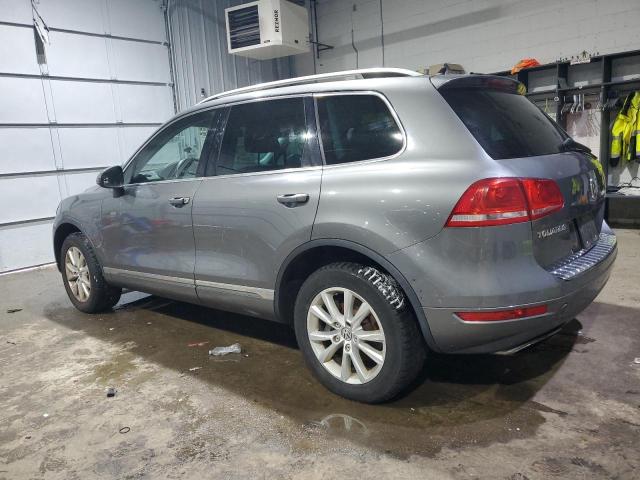  VOLKSWAGEN TOUAREG 2014 Сріблястий