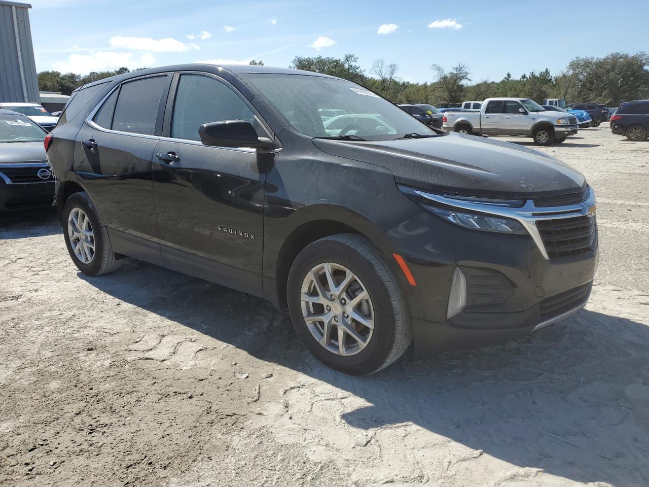 2022 Chevrolet Equinox - Image 4