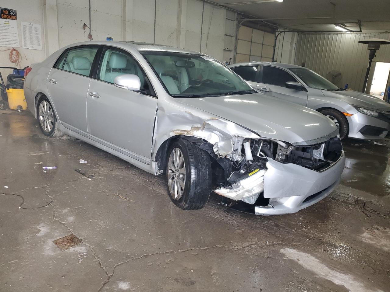 2011 Toyota Avalon - Image 4
