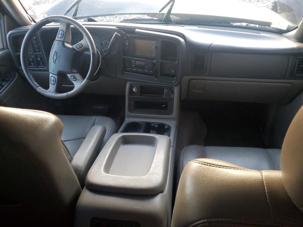 2006 Chevrolet Suburban - Image 8