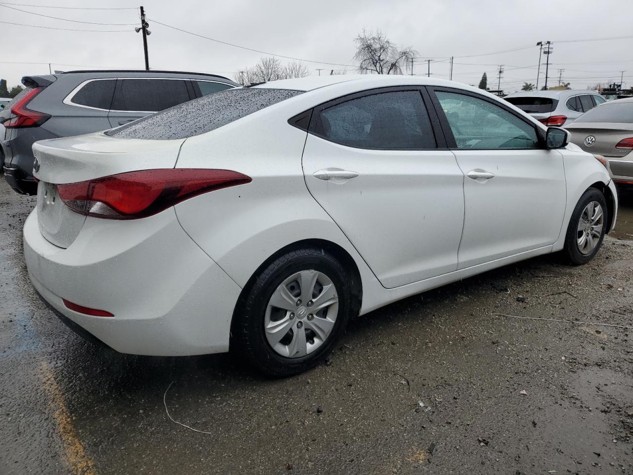 2016 Hyundai Elantra - Image 3