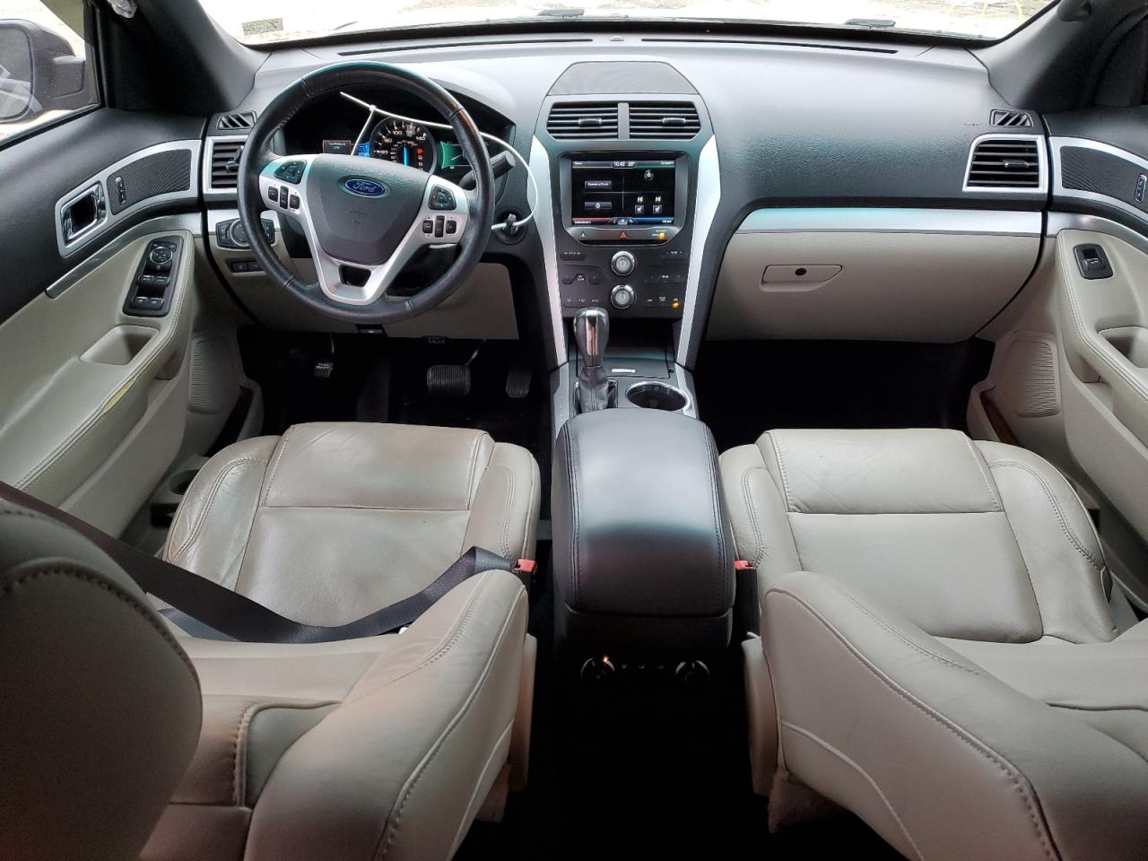 2015 Ford Explorer - Image 8