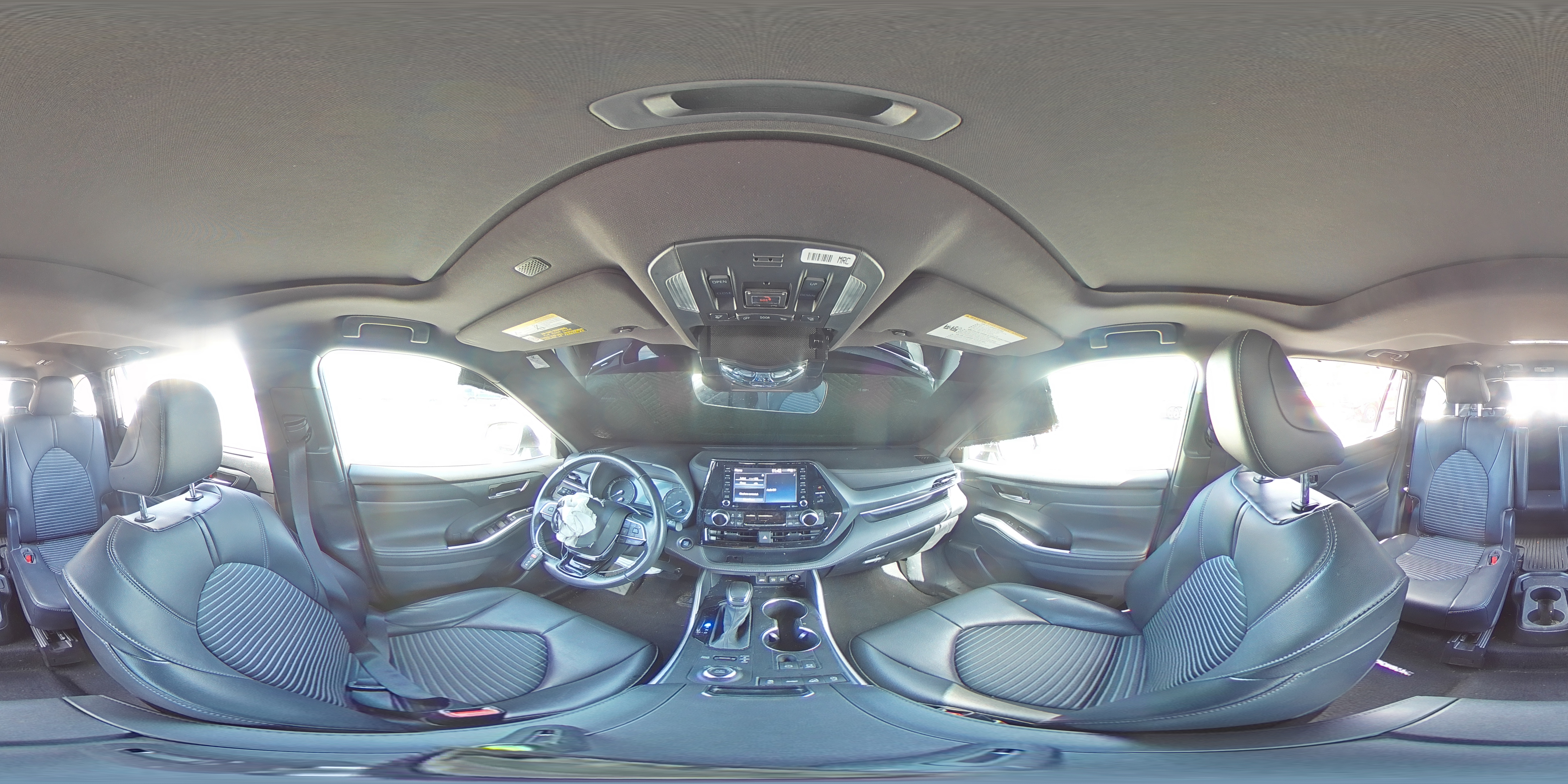 2021 Toyota Highlander - Image 14