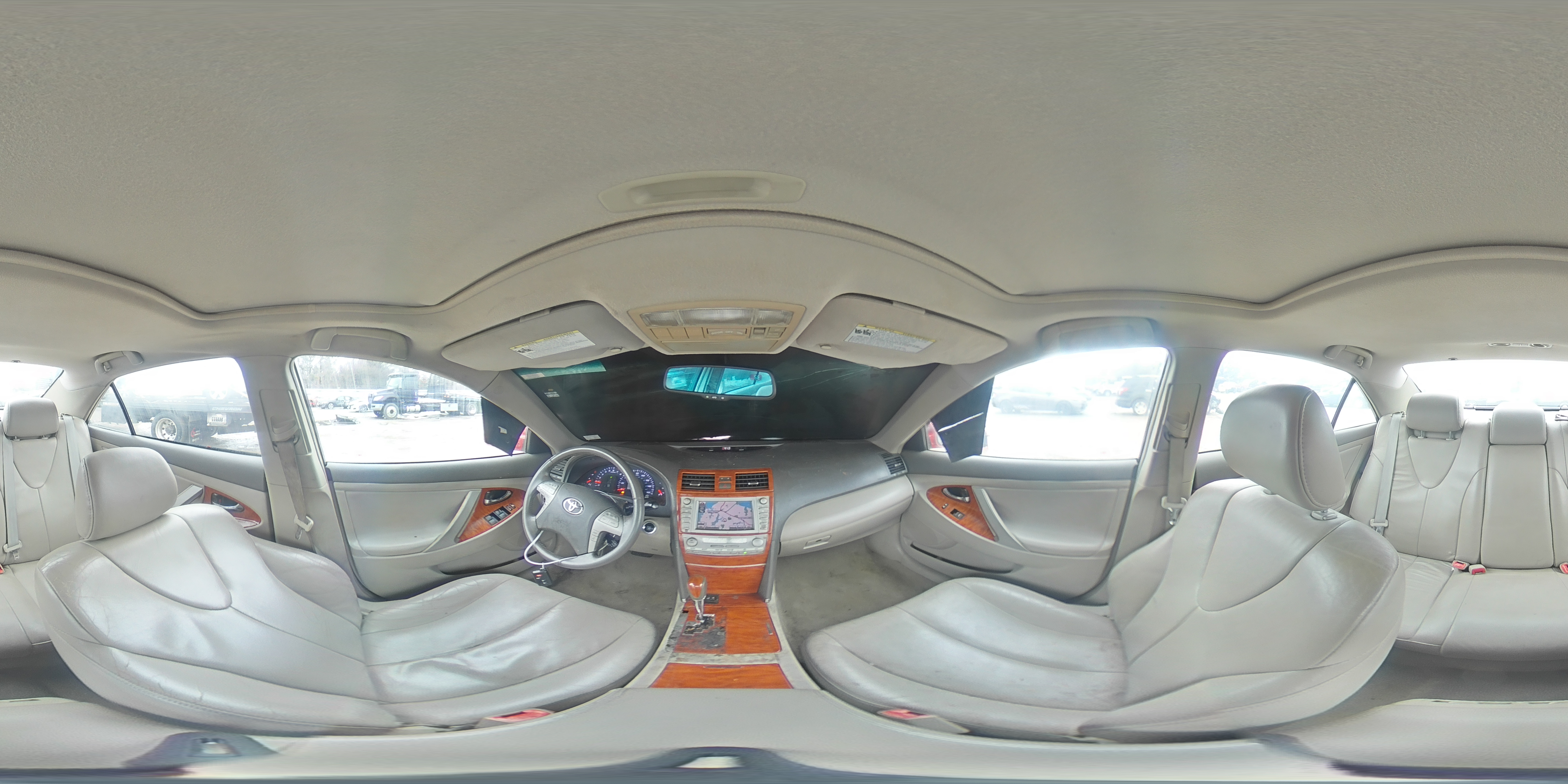 2010 Toyota Camry - Image 12
